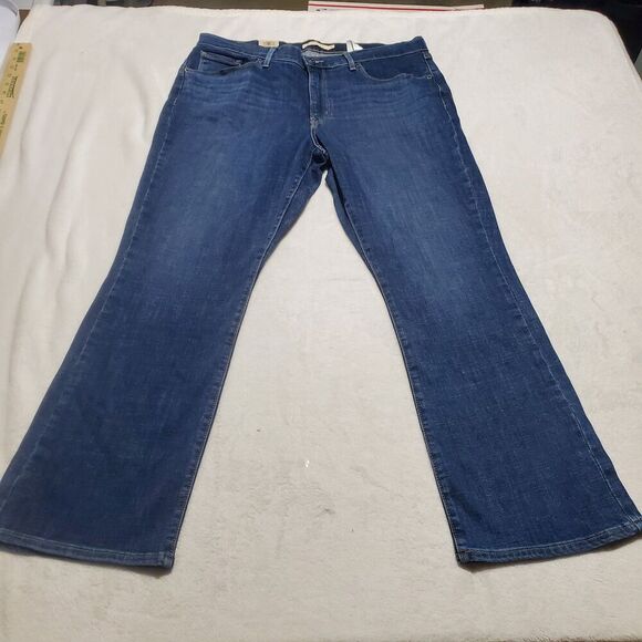 Levis Women's Classic Boot Cut 16L Mid Rise Tag Size 33x30 Jeans Medium Wash NWT - Picture 1 of 11